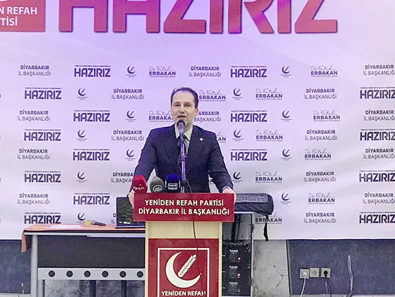 Erbakan, Diyarbakır'da 