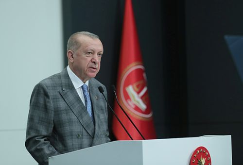 Erdoğan: Kamu görevlilerini tehdit etmek darbeci zihniyetin yansımasıdır