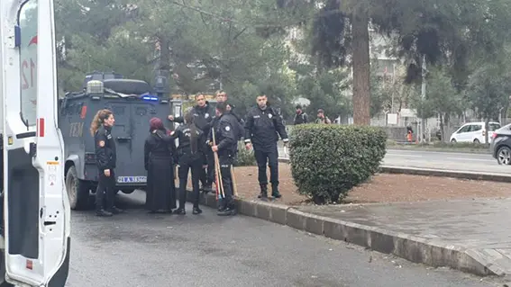 Yine Adliye’nin önünde kavga!