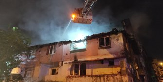 Ataşehir'de yangın çıkan binada hasar oluştu