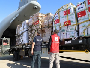  Libya için 850 ton insani yardım malzemesi Türkiye'den yola çıktı