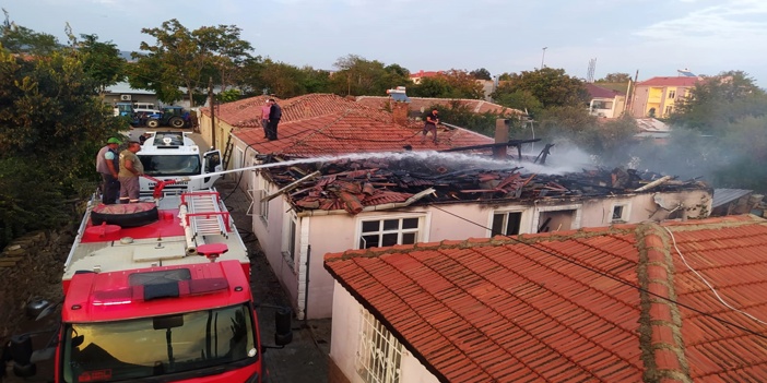 Çanakkale'de evde çıkan yangında hasar oluştu
