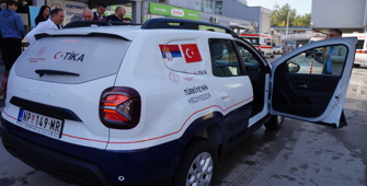 TİKA'dan Novi Pazar'daki hastaneye arazi aracı desteği