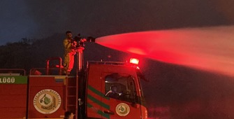 Mersin'de çöp yığınında çıkan yangın söndürüldü