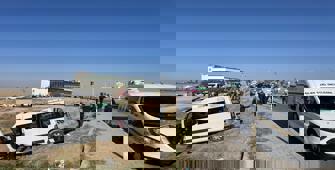 İşçi servisi ile kamyonet çarpıştı: 2 kişi öldü, 15 kişi yaralandı