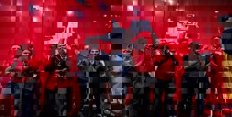 İstanbul'da yaklaşık 350 bin Lego parçasıyla Türk bayrağı yapıldı