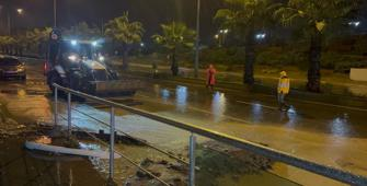 Samsun'da şiddetli yağış etkili oluyor