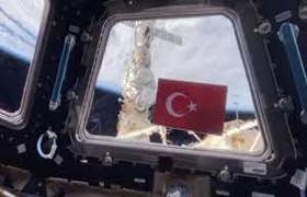 Uzayda Türk bayrağı: Rus kozmonot Cumhuriyet’in 100. yılını uzaydan kutladı