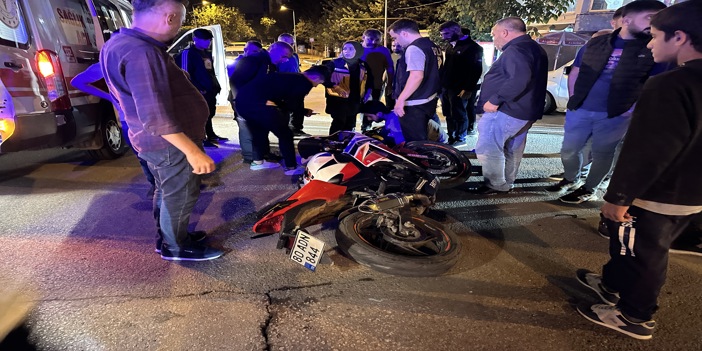 Adıyaman'da hafif ticari araç ile motosikletin çarpışması sonucu 2 kişi yaralandı
