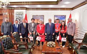 Diyarbakır’ın gururu Balkan Şampiyonu Milli Atlete Vali desteği