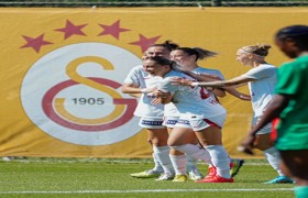 Galatasay Kadın Futbol Süper Liginde Amed Sportif Faaliyetler'i mağlup etti 