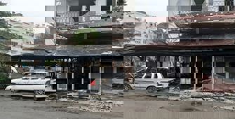 Antalya'da boş binada çıkan yangın itfaiye ekiplerince söndürüldü