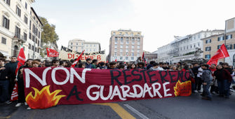 İtalya'da işçiler ve öğrenciler, hükümetin bütçe planını protesto etti