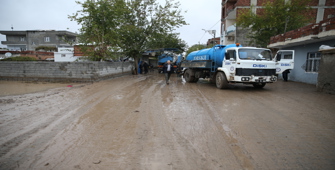 Aralıksız yağmur sele yol açtı, köylünün zararı fazla!