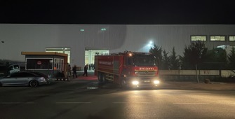 Konya'da mobilya fabrikasında çıkan yangında 5 işçe dumandan etkilendi