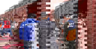 Afganistan'a yardım malzemesi taşıyan 