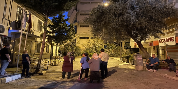 İzmir'de çöken binanın yanındaki 3 apartman tahliye edildi