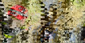 Batman’da kayalıklardan düşen kişi helikopterle kurtarıldı