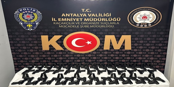 Antalya'da silah kaçakçılığı iddiasıyla yakalanan 2 şüpheli tutuklandı