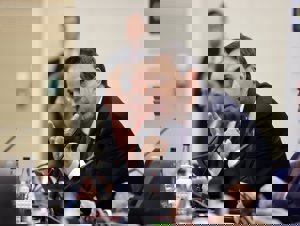 Bakan Bayraktar, Şırnak'ta ziyaretlerde bulundu