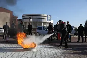 Diyarbakır'da Dicle Üniversitesi personeline yönelik yangın tatbikatı yapıldı