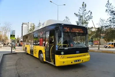 Belediye otobüsleri ücretsiz taşıyacak!
