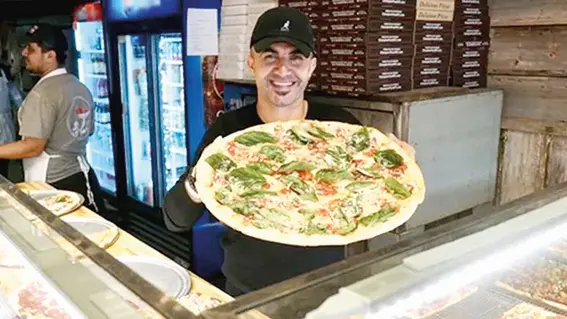 Kürt pizzacı, New York'taki dükkanının gelirini depremzedelere bağışlayacak