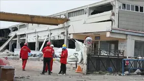 Kahramanmaraş'ta depremde kısmen çöken fabrikada 1 kişi öldü, 4 kişi yaralandı