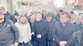 Kılıçdaroğlu, depremzedeleri ziyaret etti