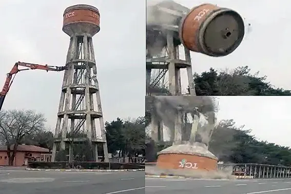 Depremde hasar gören su kulesi kontrollü olarak yıkıldı