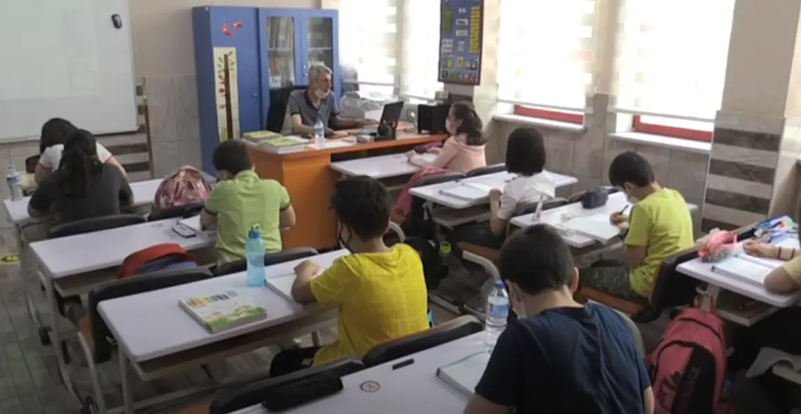 (Video) Türkiye nüfusunun yüzde 26,5'ini çocuklar oluşturuyor