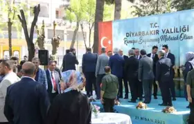 (Video) Vali Su, vatandaşlarla bayramlaştı