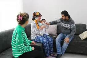 Hakan Altun, depremzede aileleri memleketi Siirt'te misafir ediyor