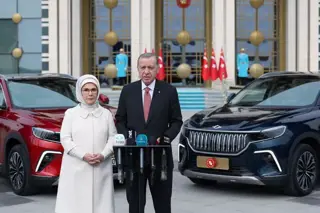 Ve ilk TOGG Cumhurbaşkanı Erdoğan’a teslim edildi