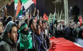 İsrail'in Gazze Şeridi'ne saldırısı İstanbul'da protesto edildi