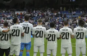 Real Madrid'in farklı branşlarından Vinicius Jr.'a destek