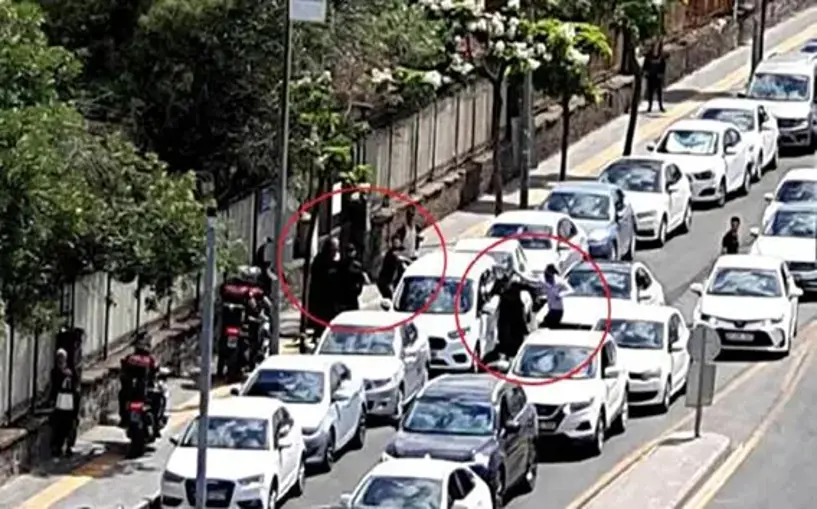 Adliye çıkışında kavga