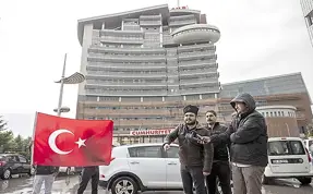 CHP Genel Merkezi önünde parti yönetimine 