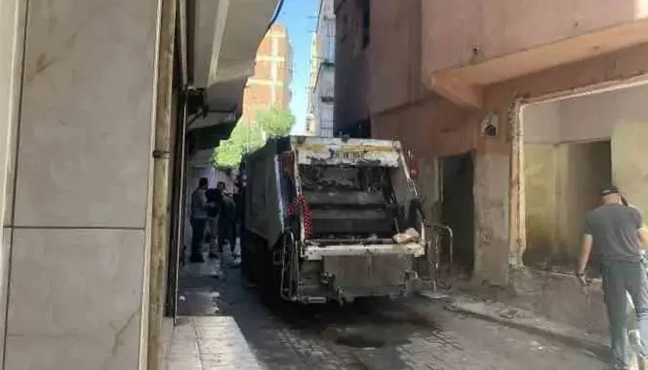 Diyarbakır'da Bağlar Belediyesi’nin çöp arabası kundaklandı