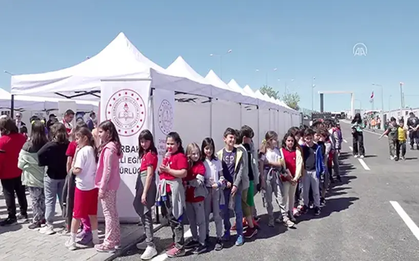 Diyarbakır'da depremzede çocuklar Bilim Şenliği düzenlendi