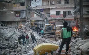 Washington Post: İran, Türkiye'deki depremler sonrası, yardım konvoyuyla Suriye'ye silah soktu