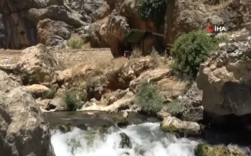 (Video) Diyarbakırlılar sinek çayı ve kanyonu'nda serinliyor