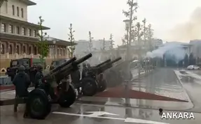 (Video) Cumhurbaşkanı Erdoğan’ın göreve başlamasıyla 101 pare top atışı gerçekleştirildi