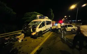 Afyonkarahisar'da minibüs kazası, 1 ölü, 6 yaralı
