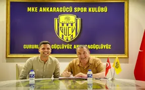 MKE Ankaragücü, Polonyalı kaleci Rafal Gikiewicz'i transfer etti