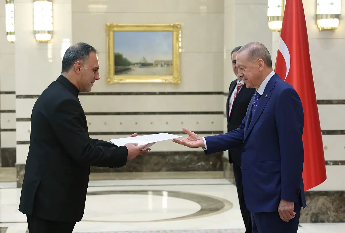 İran'ın Ankara Büyükelçisi, Cumhurbaşkanı Erdoğan'a güven mektubu sundu