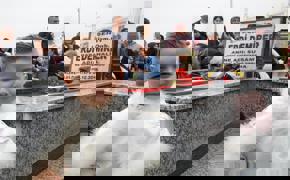 Valinin makam aracı, şehit oğluna sünnet arabası oldu