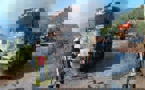 Amasya'da alev alan tır yandı