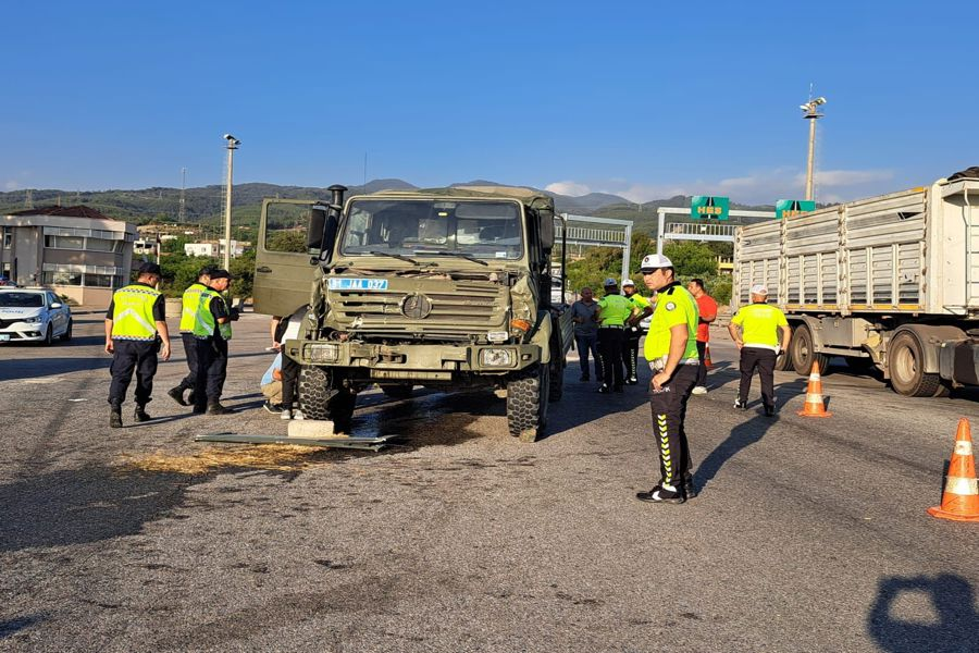 Hatay'da askeri araç kaza yaptı: 10 asker yaralandı