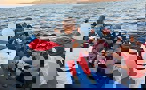 Kuzey Ege'de Yunanistan unsurlarınca geri itilen 41 düzensiz göçmen kurtarıldı